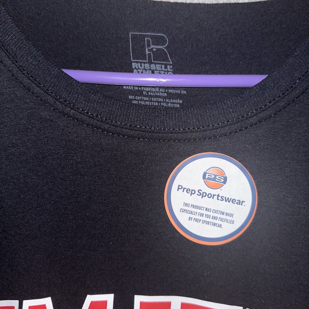 Dematha T-Shirt- 3XL- NWT🤩 - Picture 2 of 2